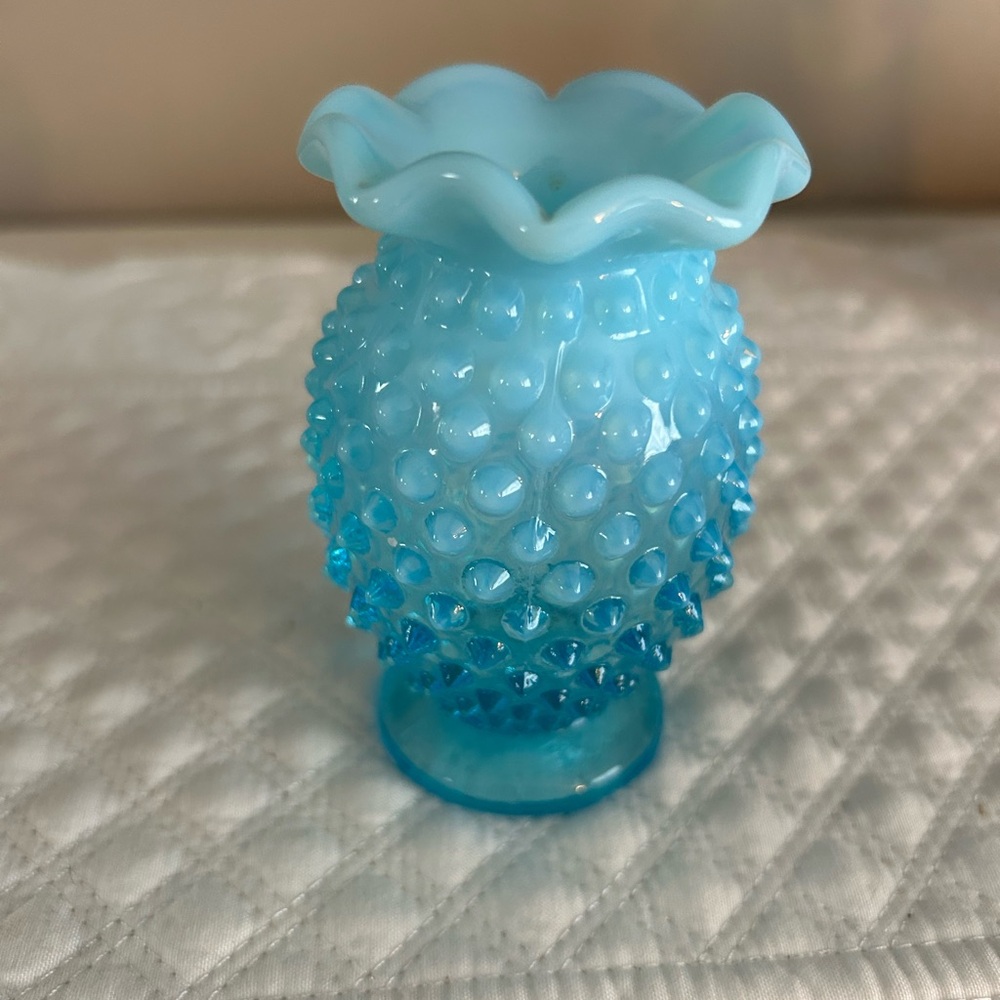 Vtg Round Fenton blue glass hobnail bud vase